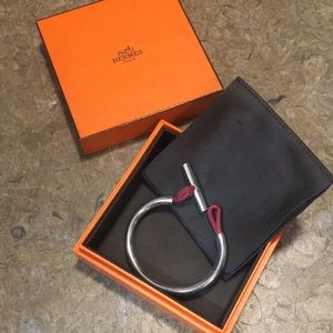 100% authentic Hermès bracelet! Very rare discontinued, hard to find. Vintage
